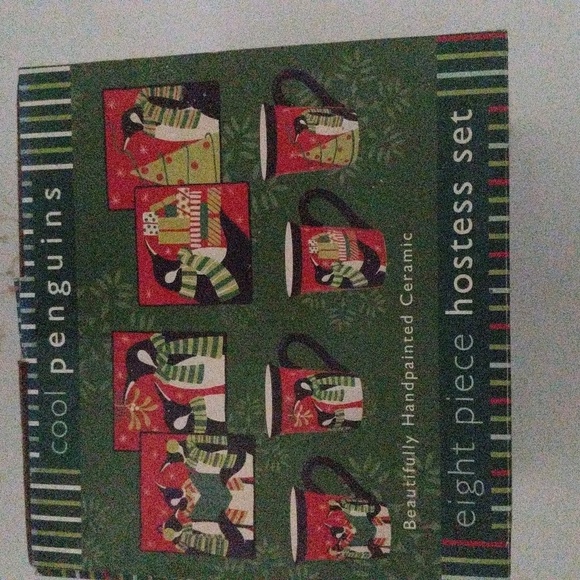Eight Piece Hostess Set... Cool Penguins Christmas Themed - Picture 2 of 4
